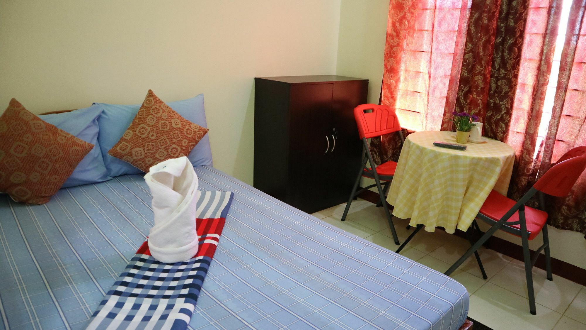 C Tower Studio Apartments Puerto Princesa Exterior foto